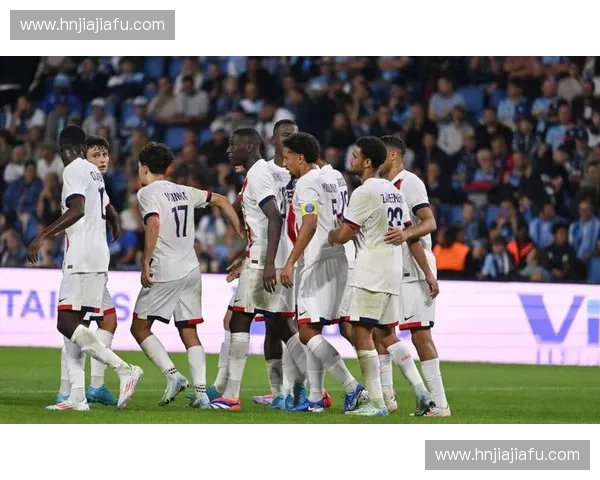 欧联杯激情重燃欧洲豪门鏖战赛场再现逆转与荣耀时刻